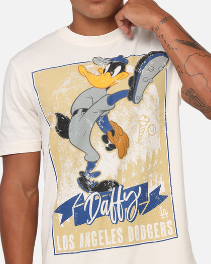 New Era Los Angeles Dodgers 'Looney Tunes' Daffy Duck T-Shirt Light Beige