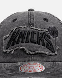Mitchell & Ness New York Knicks 'Destroyed' Dad Fit Strapback Washed Black
