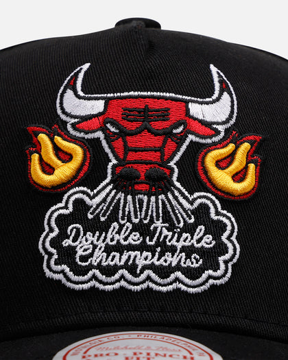 Mitchell & Ness Chicago Bulls 'On Fire' Pro Pinch Snapback Black