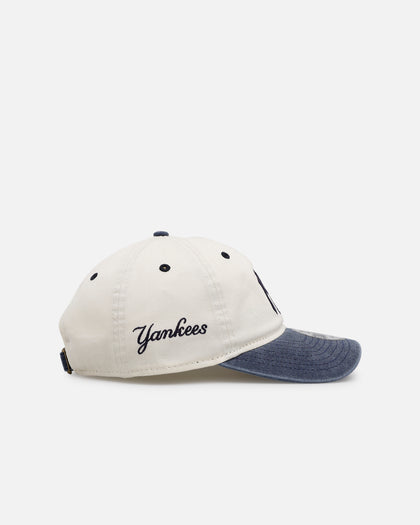 New Era New York Yankees 'Sidescript' 9TWENTY Strapback Navy