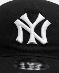 New Era New York Yankees 'Duck Canvas' 9FORTY A-Frame Unstructured Snapback Black