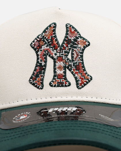 Pro Standard New York Yankees 'Tapestry 2.0' Pinch Front Strapback Dark Green