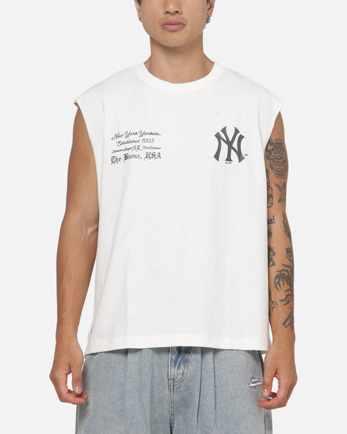 Majestic Athletic New York Yankees Blackletter Script Box Muscle T-Shirt Vintage White