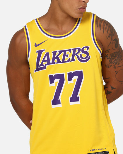 Nike Luka Doncic Los Angeles Lakers #77 Icon Edition 2022/23 Nike Dri-Fit NBA Swingman Jersey Amarillo/Doncic