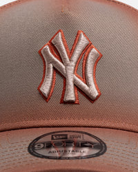 New Era New York Yankees 'Gradient Edge' 9FORTY A-Frame Snapback Camel