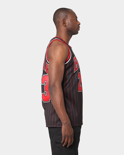 Mitchell & Ness Chicago Bulls Michael Jordan '95-'96 #23 Authentic Jersey Black