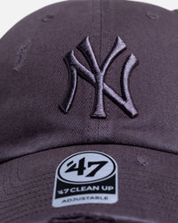 47 Brand New York Yankees 'Distressed Logo' 47 Clean Up Strapback Charcoal