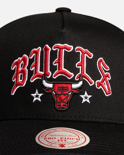 Mitchell & Ness Chicago Bulls 'Black Letter' Pro Pinch Snapback Black