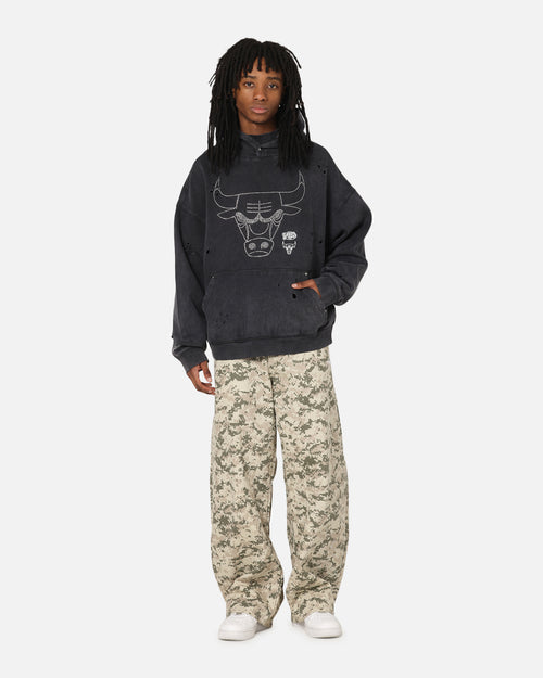 Mitchell & Ness Chicago Bulls Distressed Rhinestone Logo Hoodie Faded Black