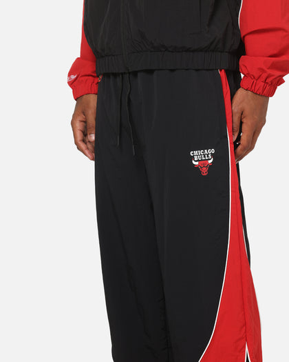 Mitchell & Ness Chicago Bulls Nylon Tracksuit Pants Black/Red