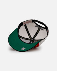 Mitchell & Ness Chicago Bulls 'Flametooth' Pro Pinch Snapback White/Black