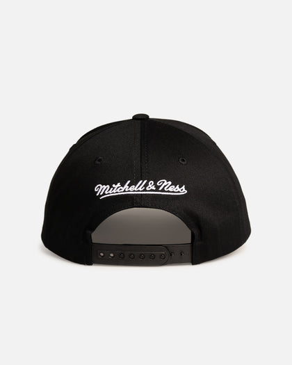 Mitchell & Ness Chicago Bulls 'Black Letter' Pro Pinch Snapback Black