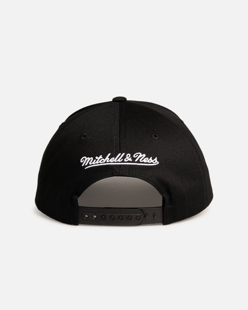 Mitchell & Ness Chicago Bulls 'Black Letter' Pro Pinch Snapback Black