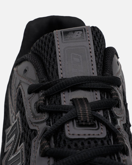 New Balance 740 Black/Black