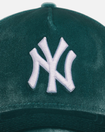 New Era New York Yankees 'Velvet Dreams 2.0' 9FORTY A-Frame Snapback Pine Green