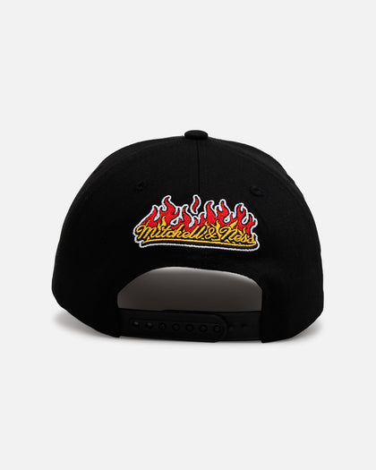 Mitchell & Ness Chicago Bulls 'On Fire' Pro Pinch Snapback Black