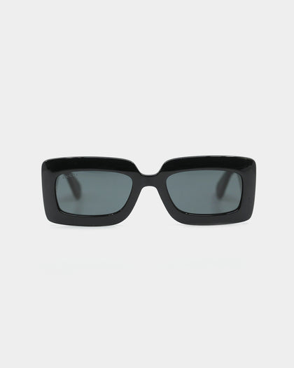 Gucci GG0811S001(56)-3 Sunglasses Black