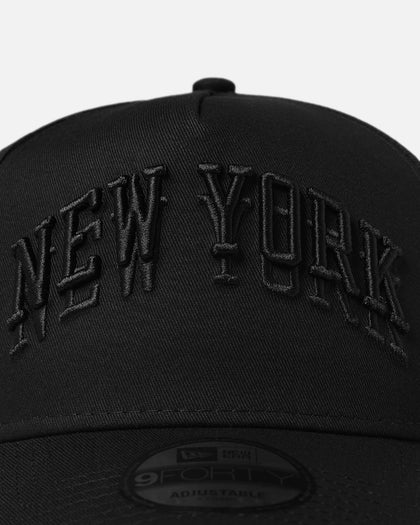 New Era New York Knicks 'NBA Black On Black' 9FORTY A-Frame Snapback Black