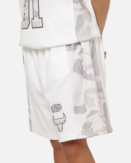 Mitchell & Ness Chicago Bulls Snow Camo Authentic Mesh Shorts White