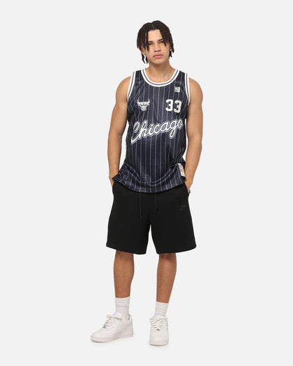 Mitchell & Ness Chicago Bulls Scottie Pippen #33 Playoff Energy Swingman Jersey Navy