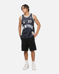 Mitchell & Ness New York Knicks Patrick Ewing #33 Playoff Energy Swingman Jersey Navy