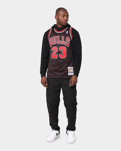 Mitchell & Ness Chicago Bulls Michael Jordan '95-'96 #23 Authentic Jersey Black