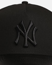 New Era New York Yankees 'Canvas Leather' 9FORTY A-Frame Snapback Black