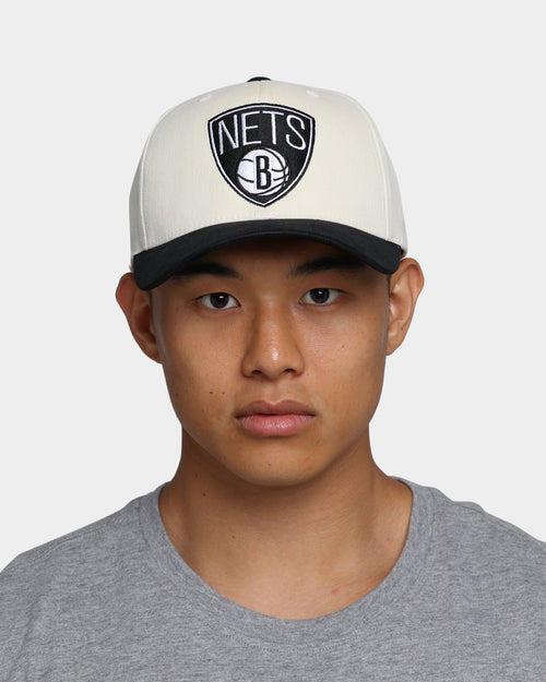 Mitchell & Ness Brooklyn Nets Pro Crown Snapback Off White/Black