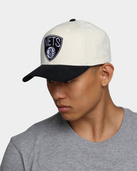 Mitchell & Ness Brooklyn Nets Pro Crown Snapback Off White/Black