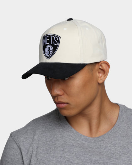 Mitchell & Ness Brooklyn Nets Pro Crown Snapback Off White/Black