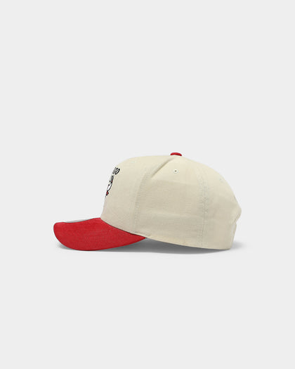 Mitchell & Ness Chicago Bulls Pro Crown Snapback Off White/Red