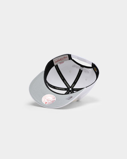 Mitchell & Ness Los Angeles Lakers Finals History Deadstock Snapback White