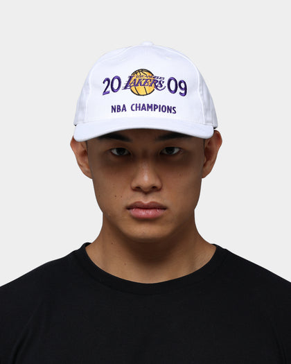 Mitchell & Ness Los Angeles Lakers Finals History Deadstock Snapback White