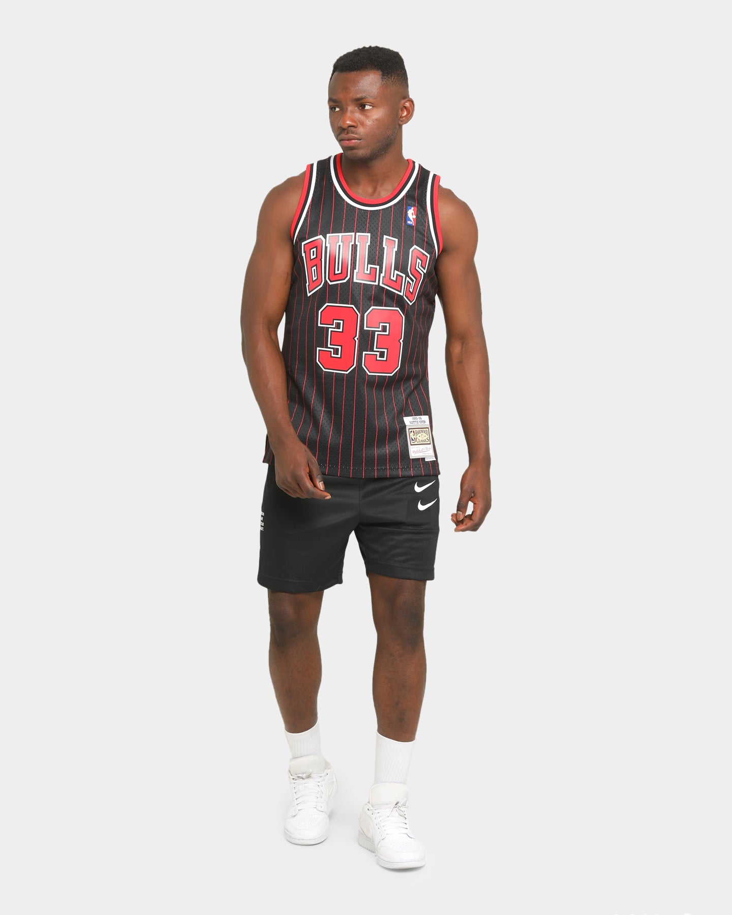 Mitchell & Ness Chicago Bull Scottie Pippen 33 ALT '95-96 Swingman
