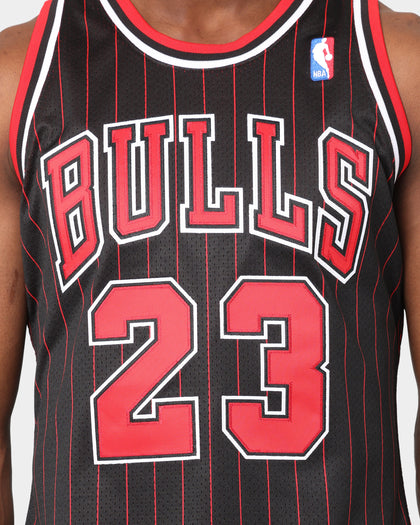 Mitchell & Ness Chicago Bulls Michael Jordan '95-'96 #23 Authentic Jersey Black
