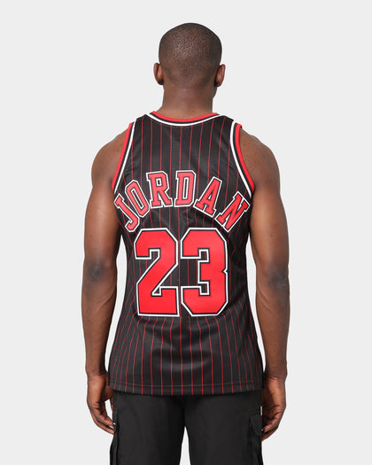 Mitchell & Ness Chicago Bulls Michael Jordan '95-'96 #23 Authentic Jersey Black