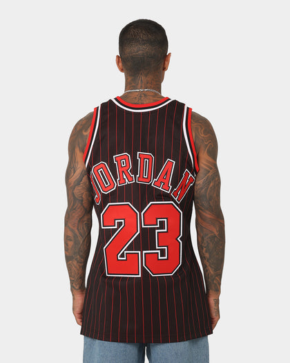 Mitchell & Ness Chicago Bulls Michael Jordan '95-'96 #23 Authentic Jersey Black