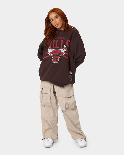 Mitchell & Ness Chicago Bulls Headline Crewneck Baroque Brown