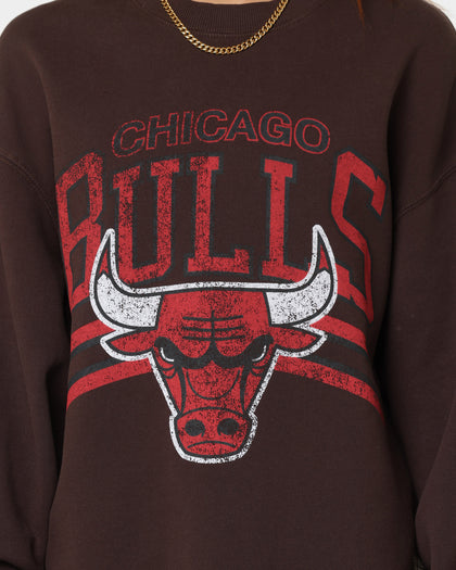 Mitchell & Ness Chicago Bulls Headline Crewneck Baroque Brown