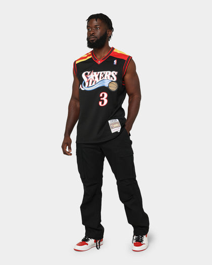 Mitchell & Ness Philadelphia 76ers Allen Iverson #3 '06 Road Swingman Jersey Black