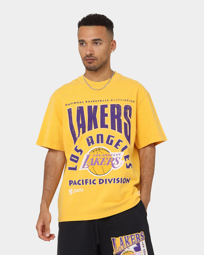 Mitchell & Ness Los Angeles Lakers Division Arch T-Shirt Faded Yellow ...
