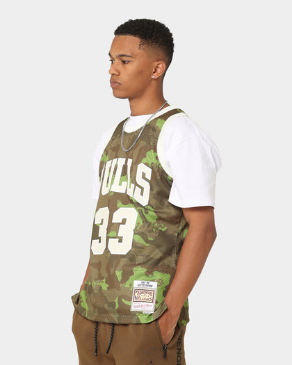 Mitchell & Ness Chicago Bulls '97-'98 Camo Swing Jersey Green Camo