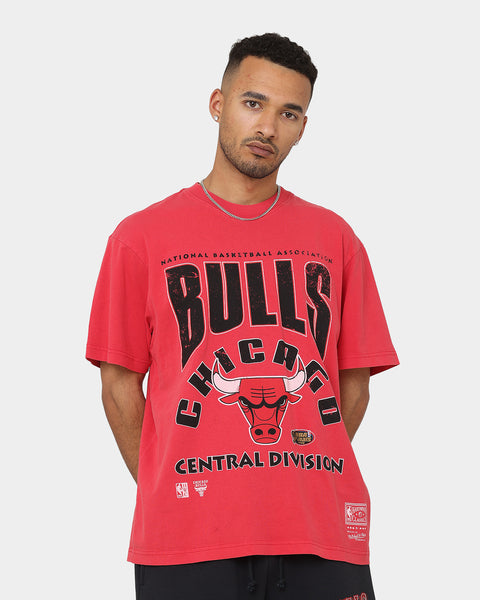 Mitchell & Ness Chicago Bulls Division Arch T-Shirt Faded