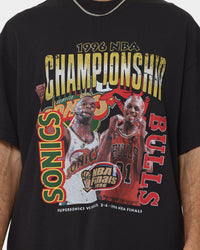Mitchell & Ness Seattle Sonics VS Chicago Bulls 1996 Finals T-Shirt Faded Black