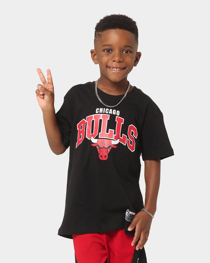 NBA Kids' Chicago Bulls NBA Team Arch T-Shirt Black