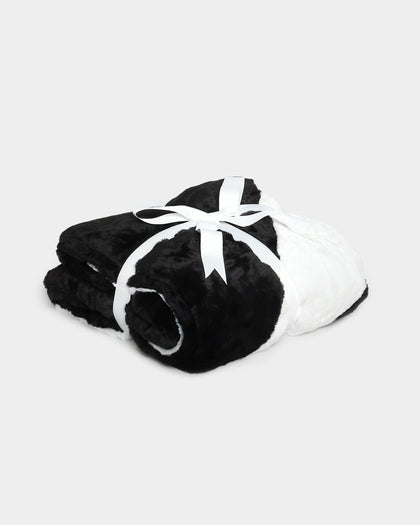 Nike Faux Fur Blanket Black/White