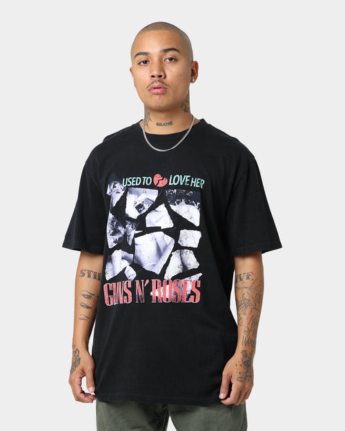 Guns N Roses She Used To Love Me T-Shirt Washed Black