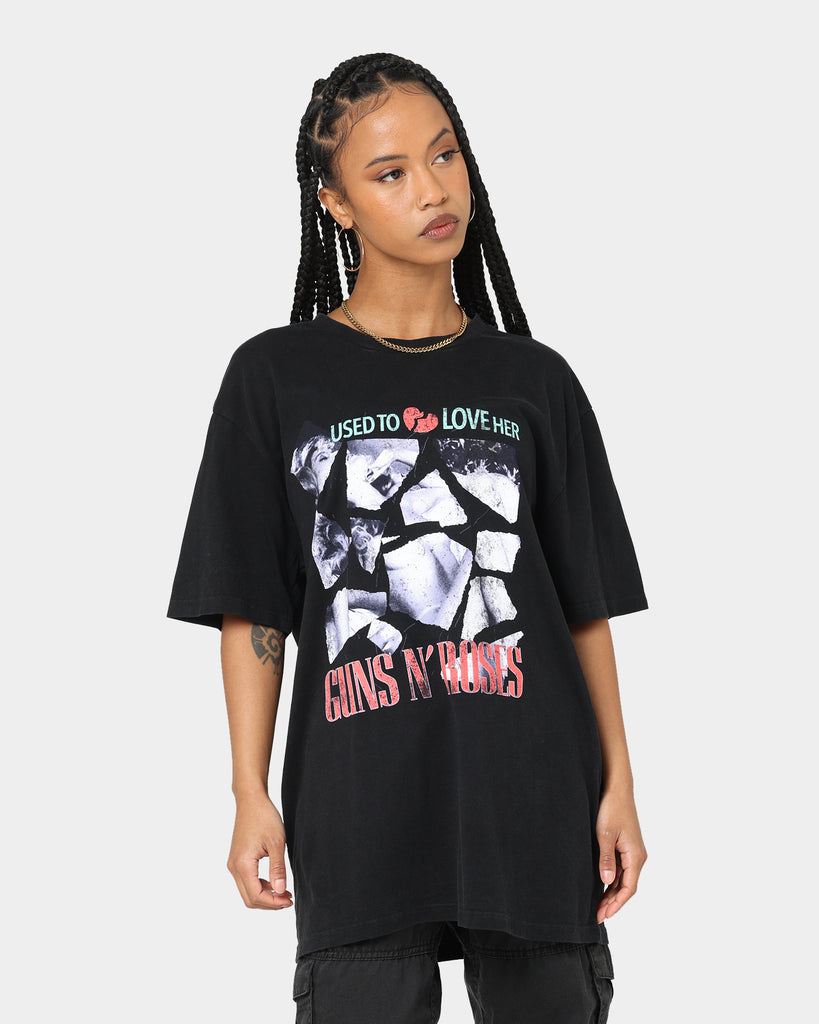Guns N Roses She Used To Love Me T-Shirt Washed Black | Culture Kings