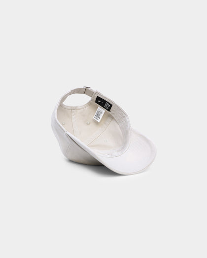 Nike Sportswear Heritage86 Futura Washed Strapback Light Bone/White