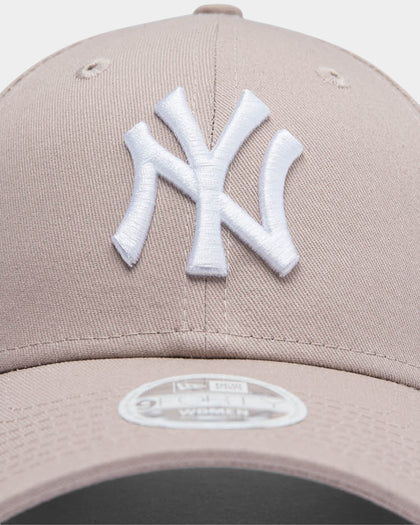 New Era Women's New York Yankees 9FORTY MLB Strapback Dusk/White
